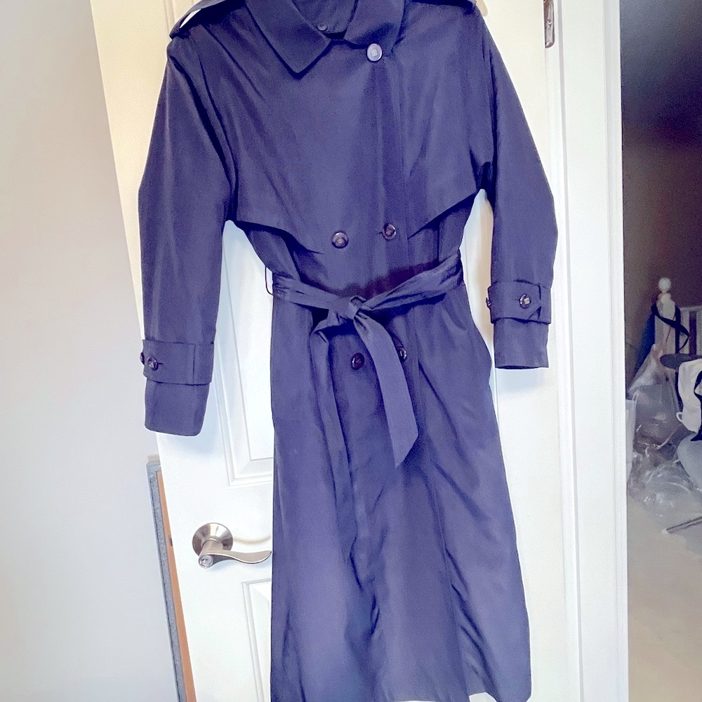 Fennelli  Coat Size 7/8 Navy with warm liner removable for all seasons wear
